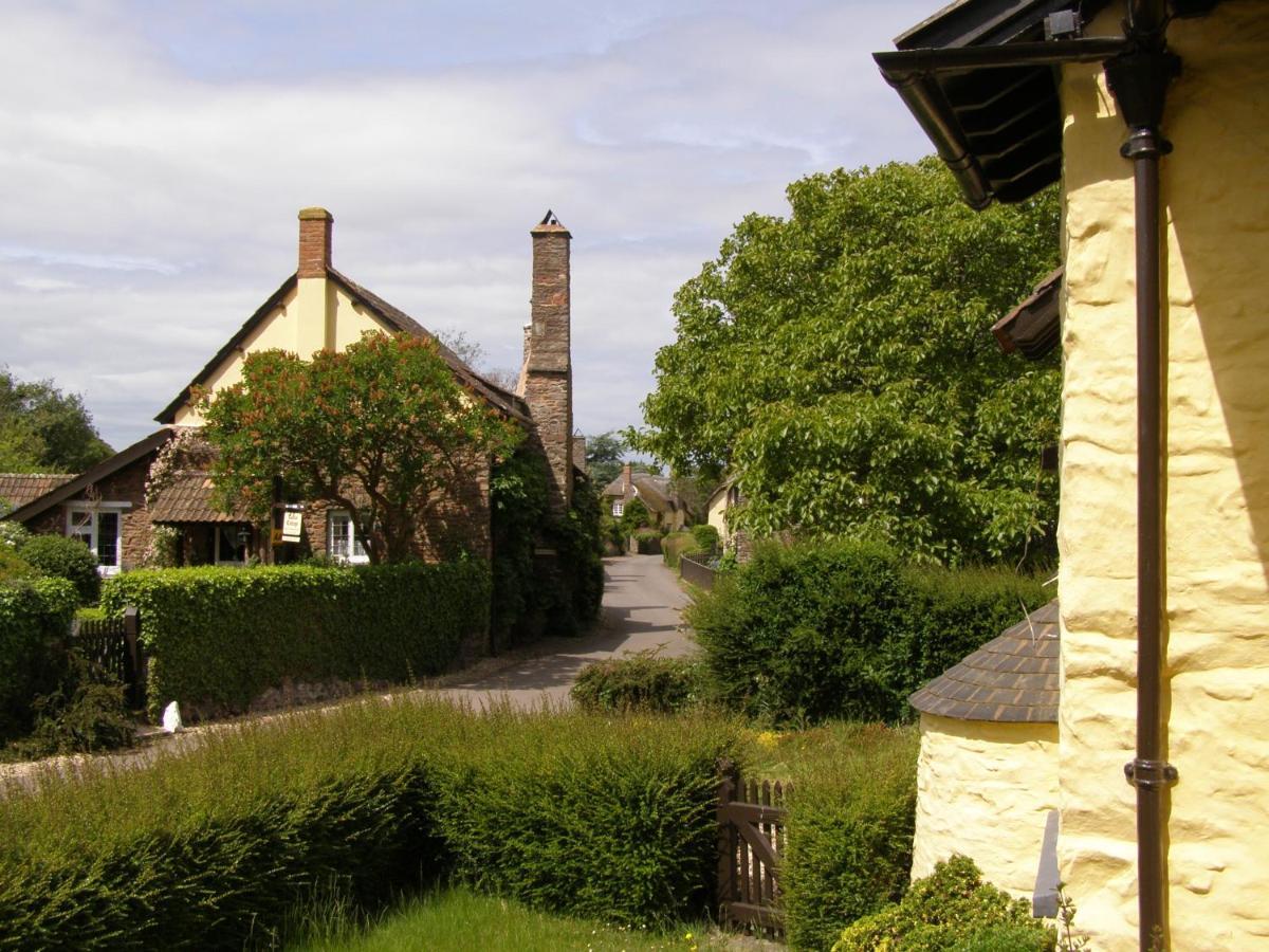 Tudor Cottage Bossington Exterior photo